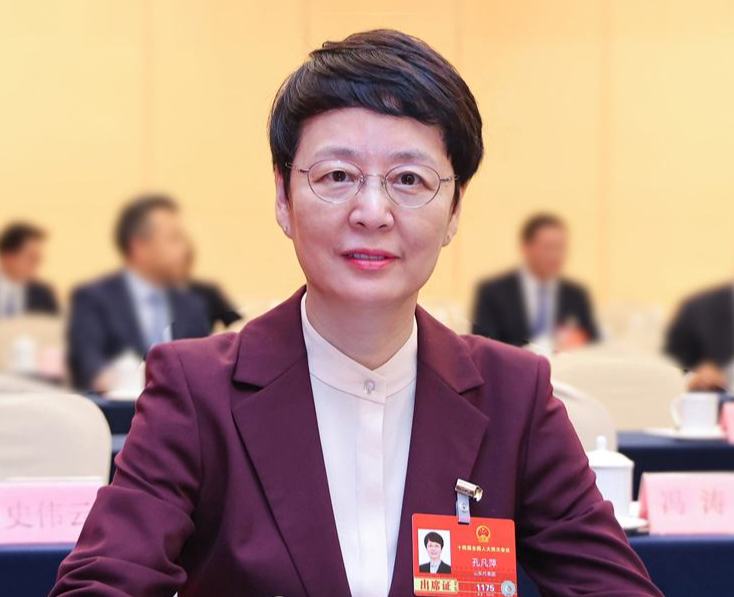 孔凡萍

进一步突出人海和谐，提升全域精致城市品质。强化“城旅共融、主客共享”理念， 把“美丽海湾”留给市民和游客。

