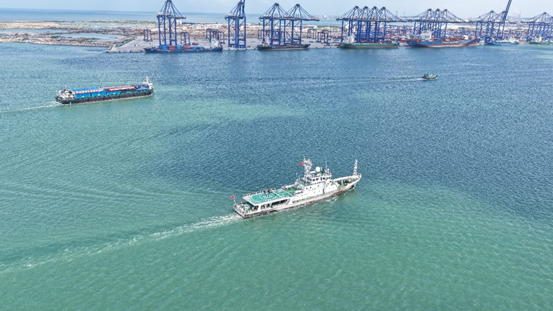 “南宁—海南洋浦”江海直imToken官网达航线首航船舶安全靠泊洋浦港