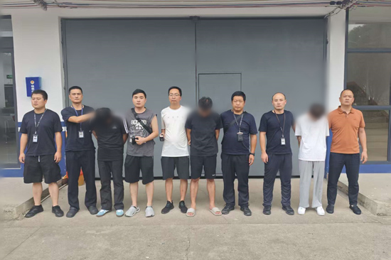 民警抓获犯罪嫌疑人。桂林市公安局供图