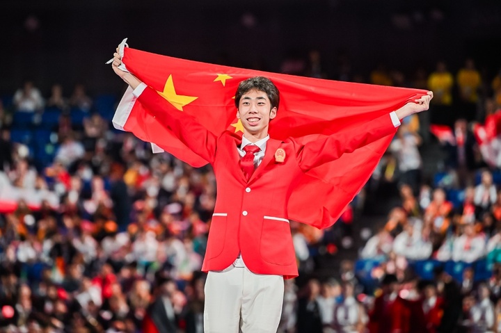 获得云计算项目金牌的江苏省常州技师学院学生尹智伟。