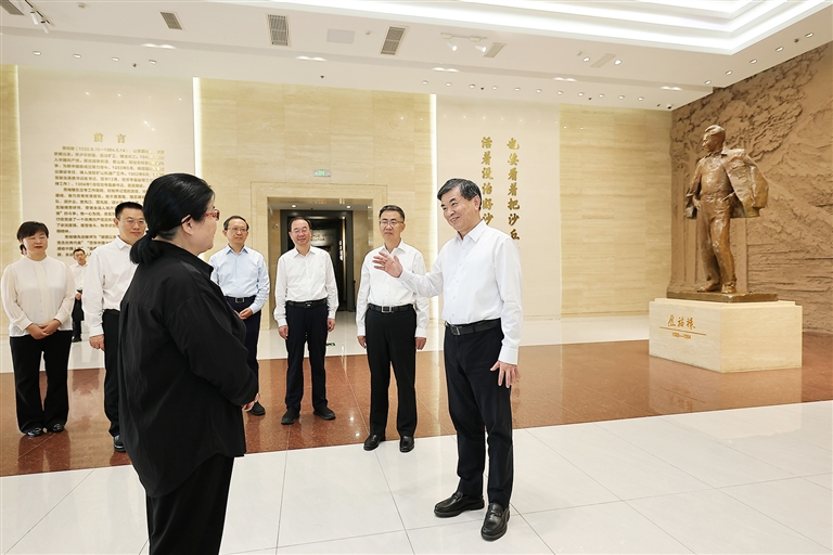 大力传承弘扬焦裕禄精神 扎扎im钱包官网实实推进乡村全面振兴和县域高质量发展
