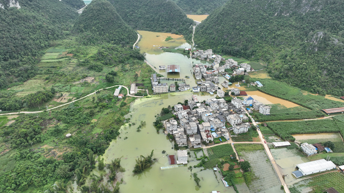 2025年10月,多目屯遭受严重内涝时的场景。那甲镇人民政府供图