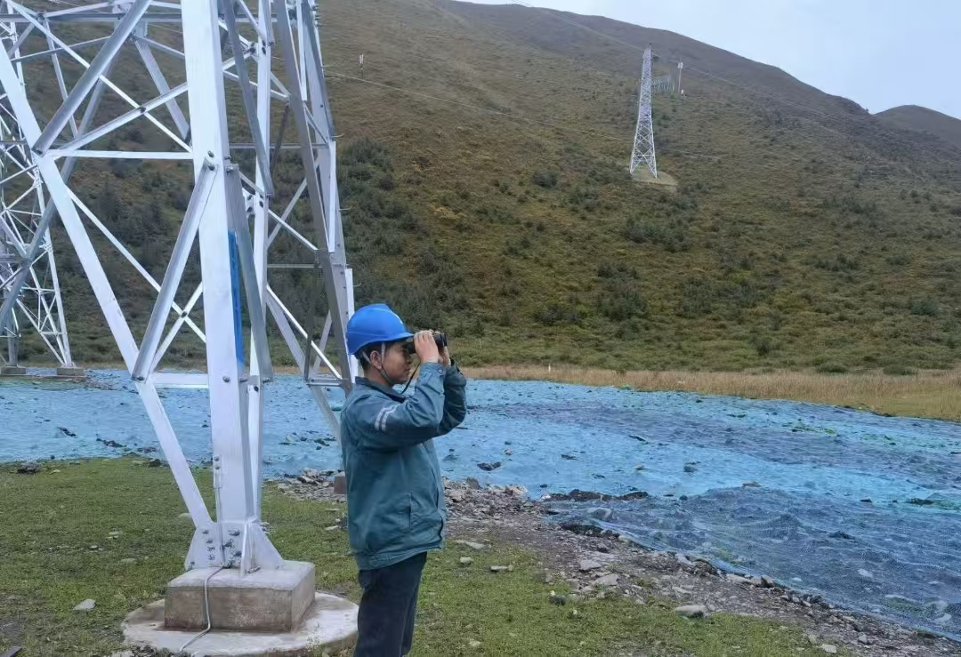 筑牢保电安全防线imToken官网 守护雪山大地万家灯火
