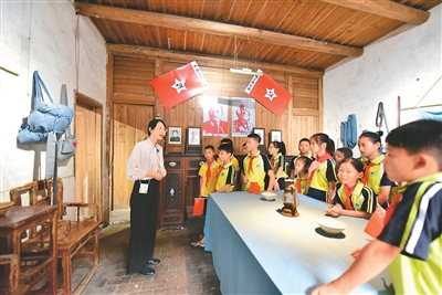 红色沃土“长”出imToken下载富民新业(红绿交响)