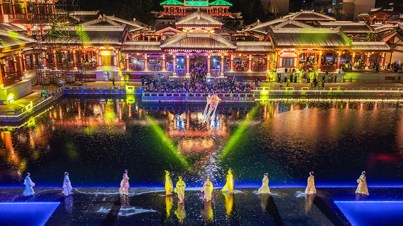 庐山杏林文化园“仙会”夜imToken官网游上演 文旅融合点燃长假消费热