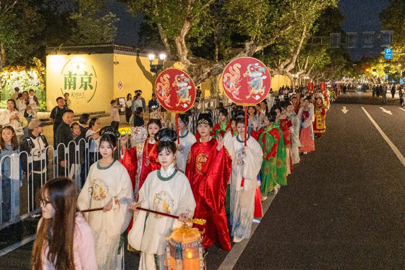 南京国庆中秋假期文商旅imToken体展演193场 夜间消费持续升温
