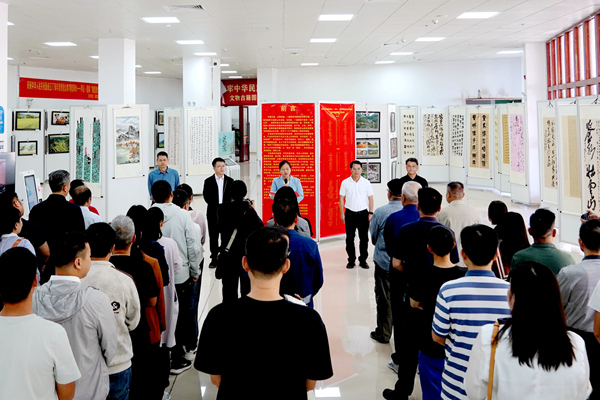 粤桂协作主题书画摄影展现场。盘京摄