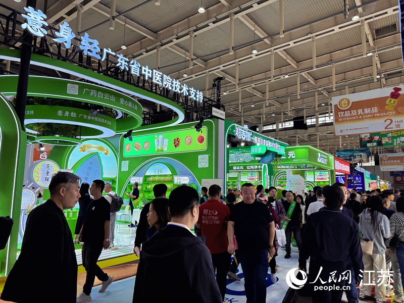 糖酒会展区现场。人民网 杜沁萌摄