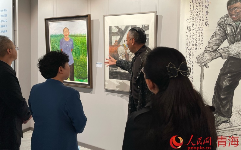 青海省职工美术书法im下载摄影作品展在西宁举办
