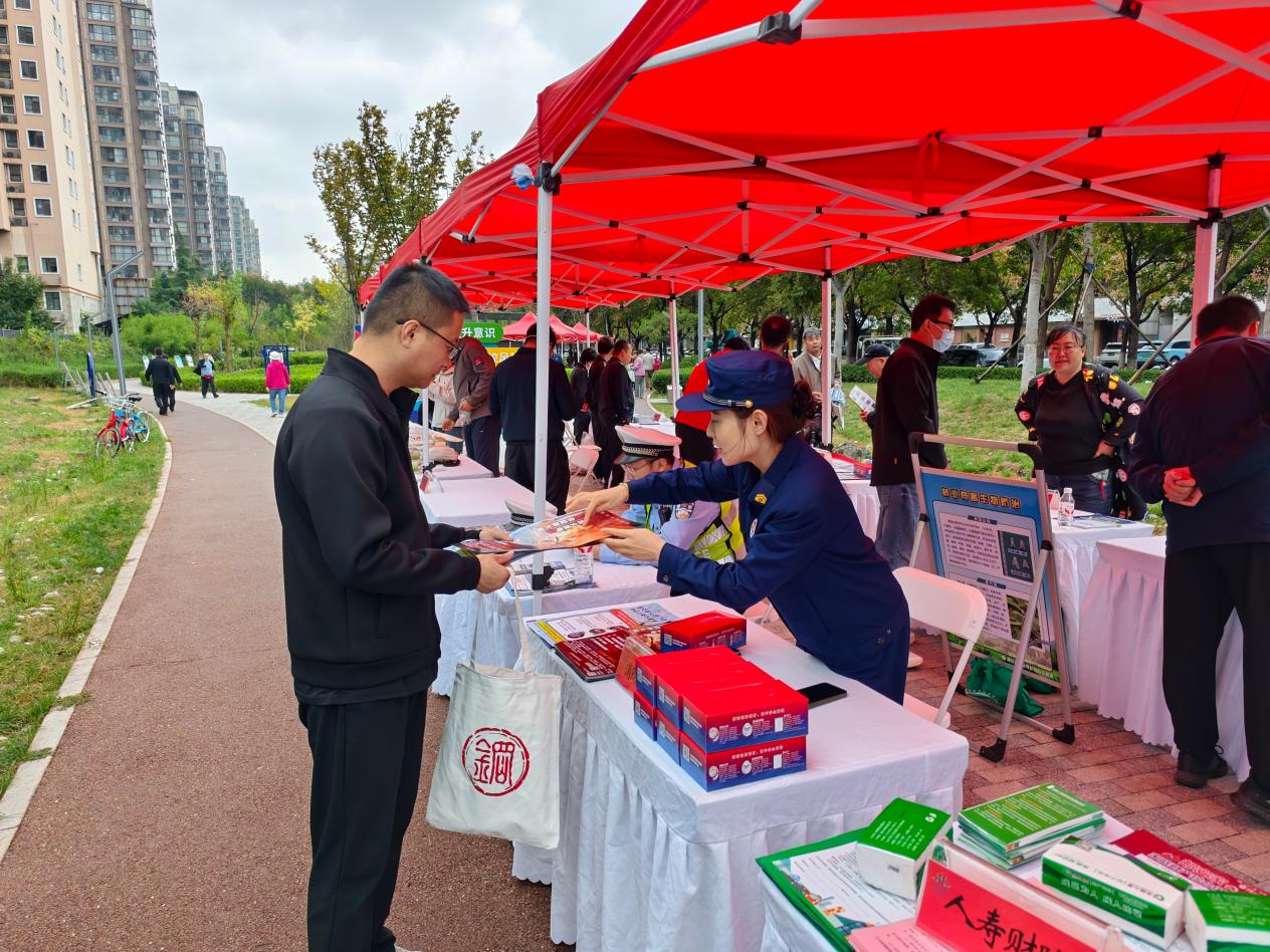 潍坊消防多场景开im下载展国际减灾日消防宣传