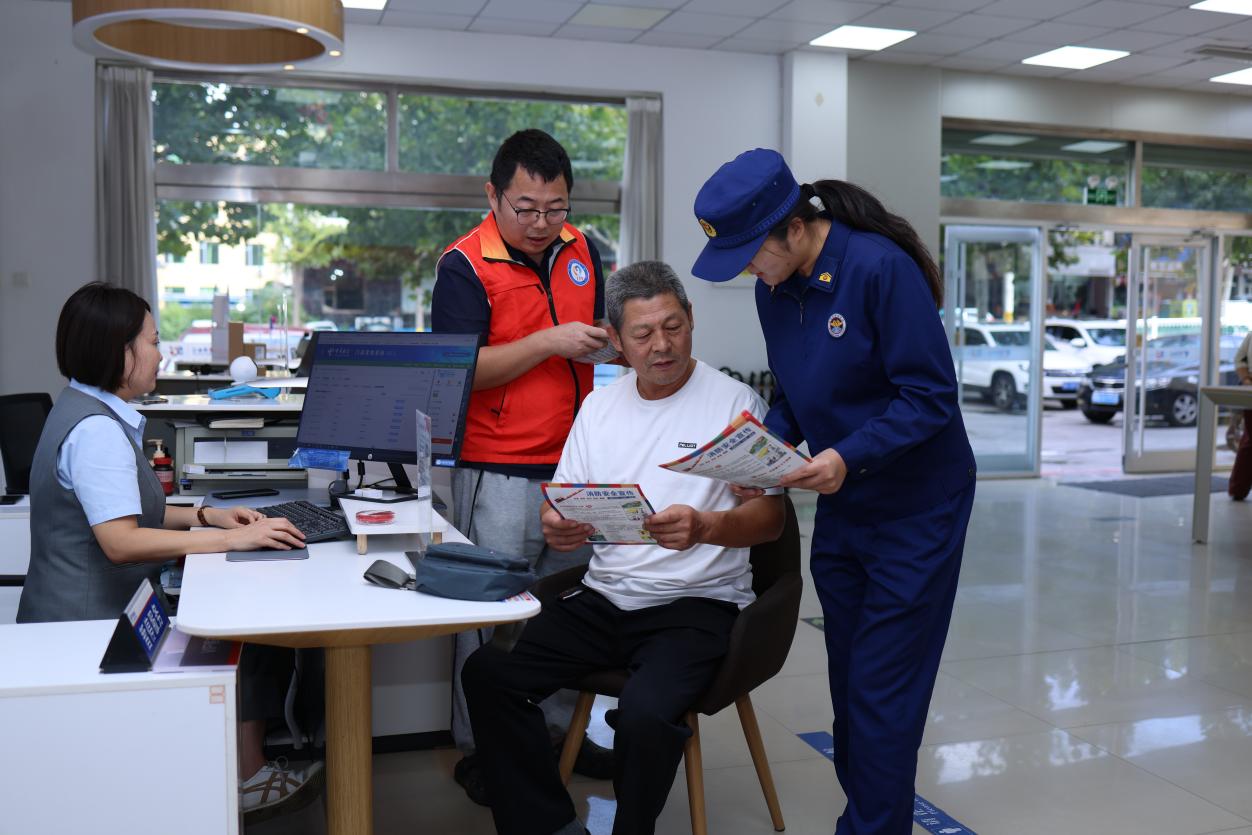 潍坊消防多场景开im下载展国际减灾日消防宣传