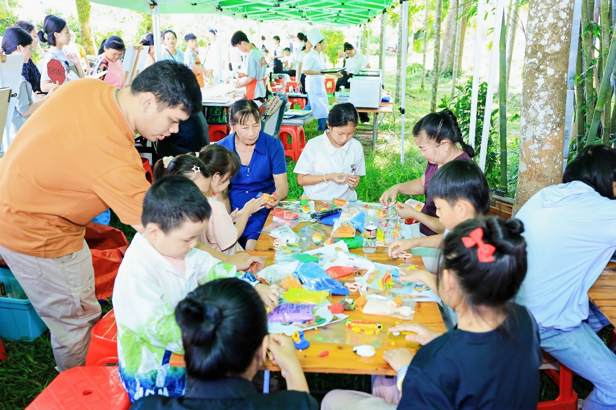 2026年定安县全民终身学im钱包下载习活动启幕 课堂搬进和美乡村