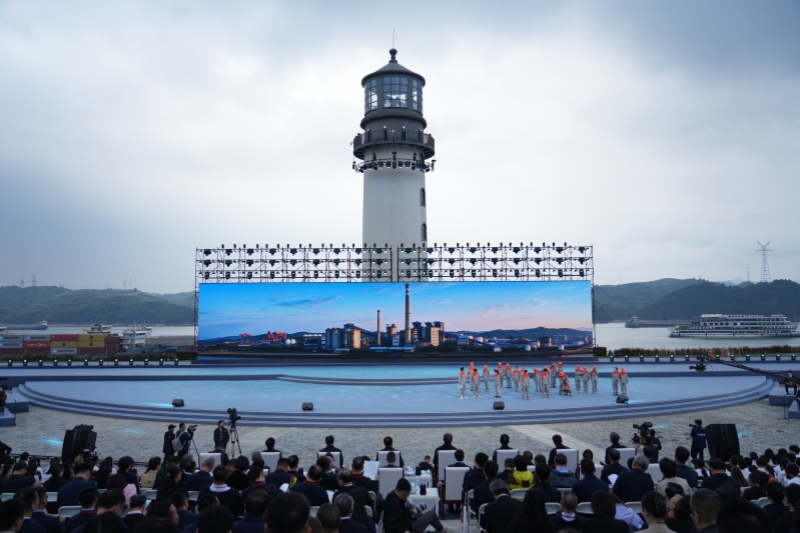 《大江底色》情景讲述正在上演。主办方供图