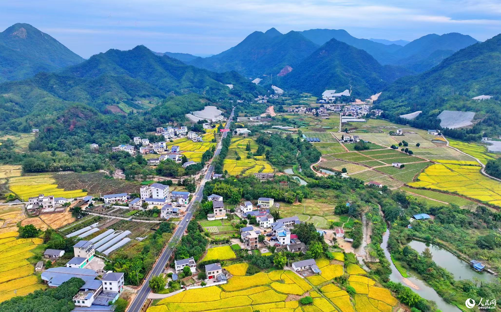赣南今朝更好看丨山路变通途imToken “四好农村路”铺就安远振兴快车道